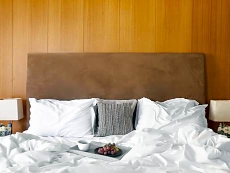 Deluxe Superior Room with City View
