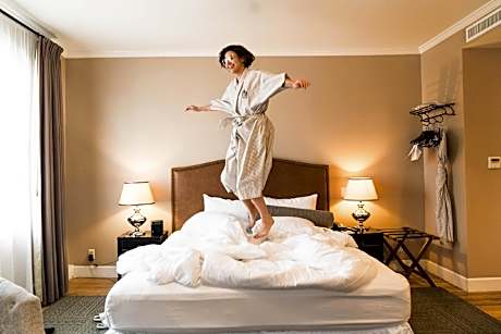 Standard Room, 1 King Bed