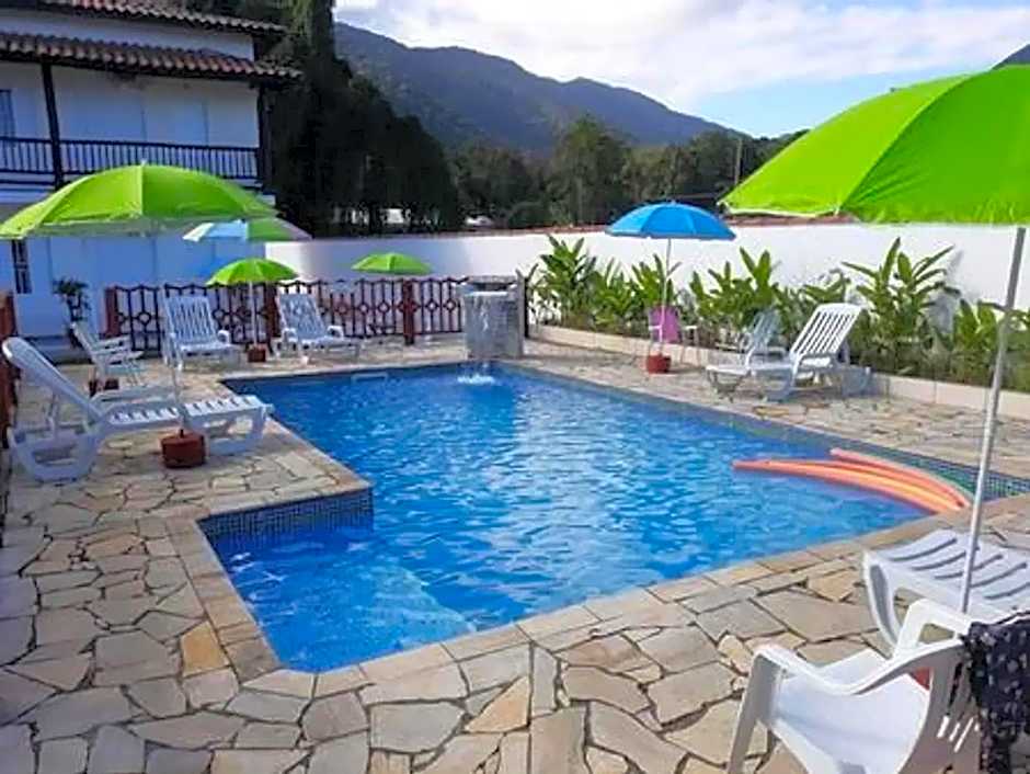 Apartamento de 2 quartos em maresias com piscina