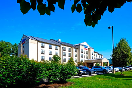 Fairfield Inn & Suites by Marriott Cumberland