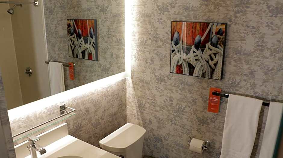 Howard Johnson by Wyndham Middletown Newport Area