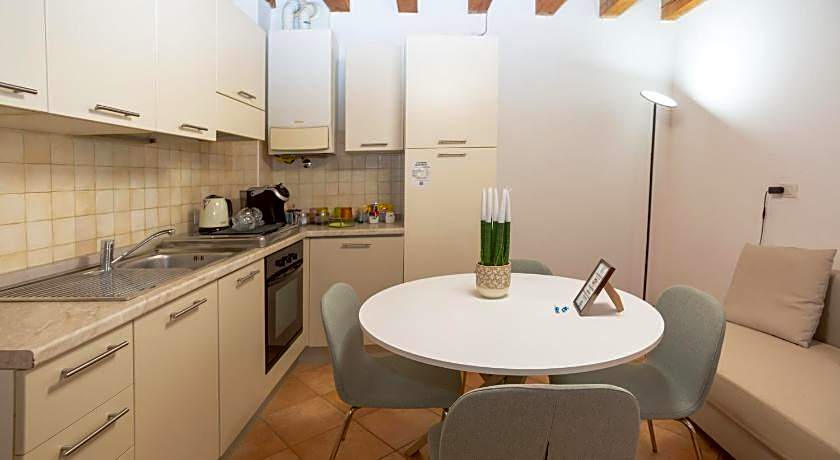 Giardino Giusti House & Court