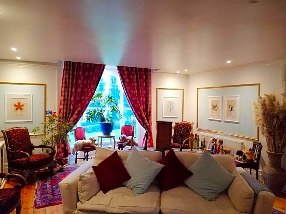 Guestling Hall Hotel