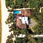 Azul Villa Esmeralda, by Karisma