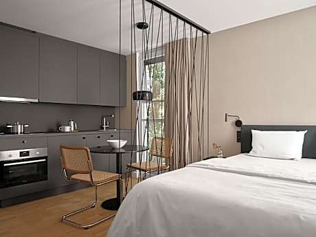 Spacious Studio with Kitchen