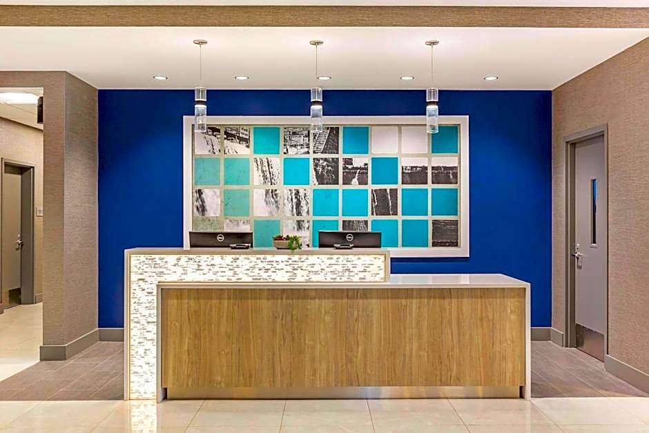 Cambria Hotel Niagara Falls