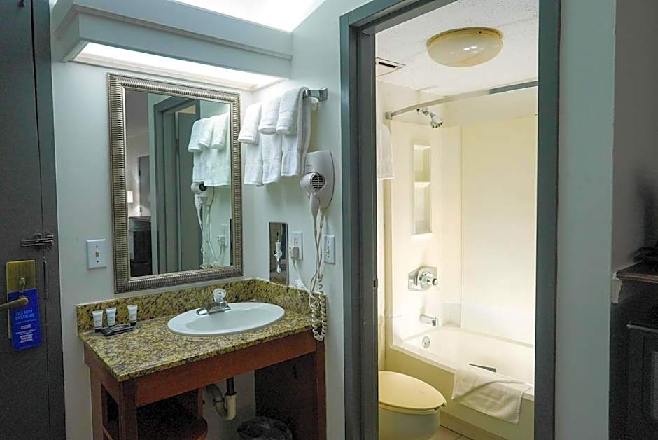 Ramada by Wyndham Tulsa Broken Arrow