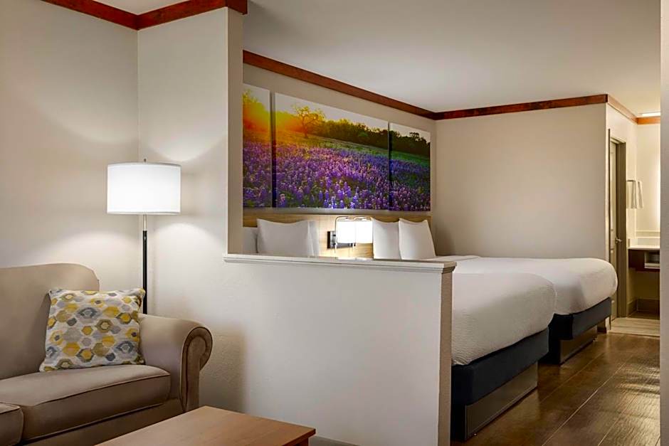 Days Inn by Wyndham Suites Fredericksburg