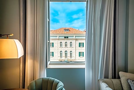 King Executive Room