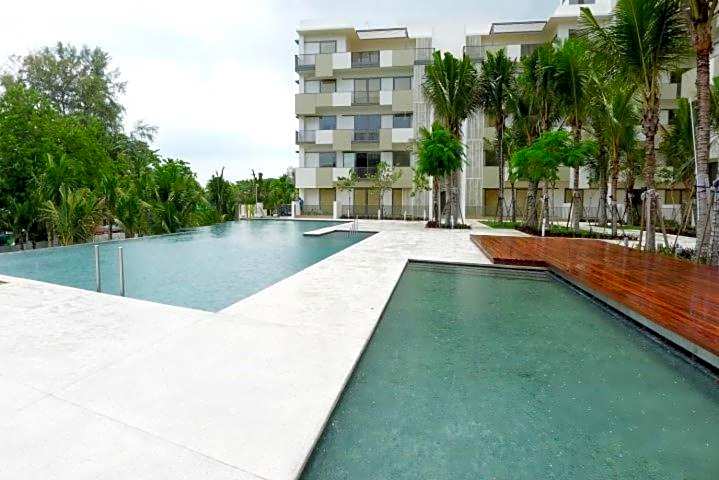 By The Sea Partial Seaview n Mountain View 383