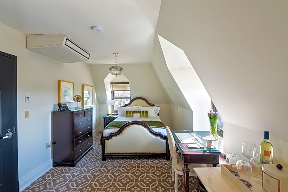 Sydney Boutique Inn & Suites