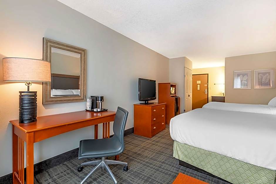 Best Western Plus University Park Inn & Suites