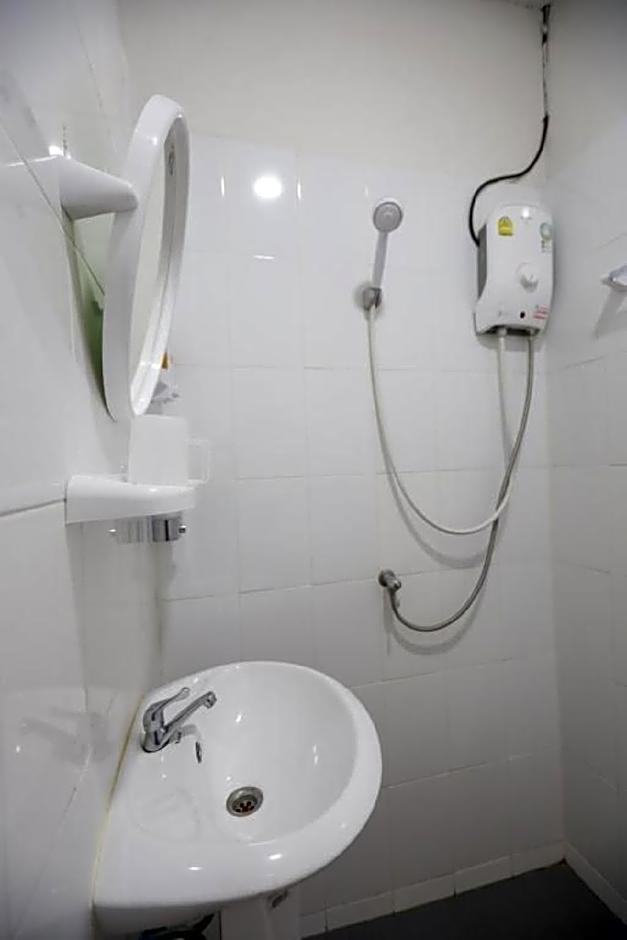 Banana hostel (Don Muang)