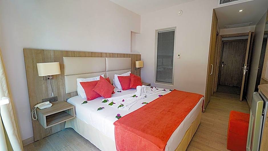 Begonville Beach Hotel - Adult Only