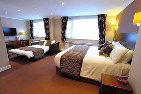 Triple Room with City View