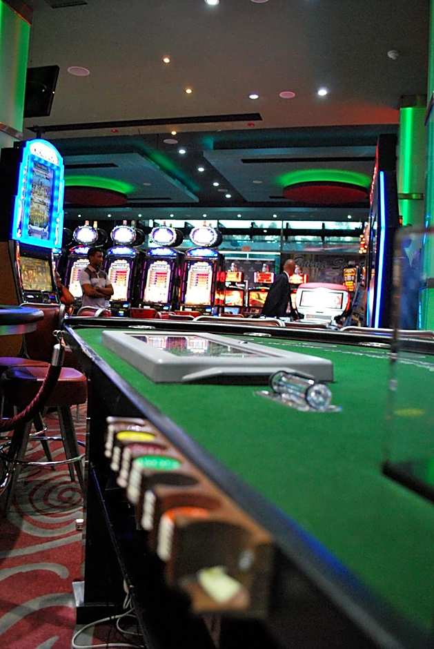 Platino Hotel & Casino