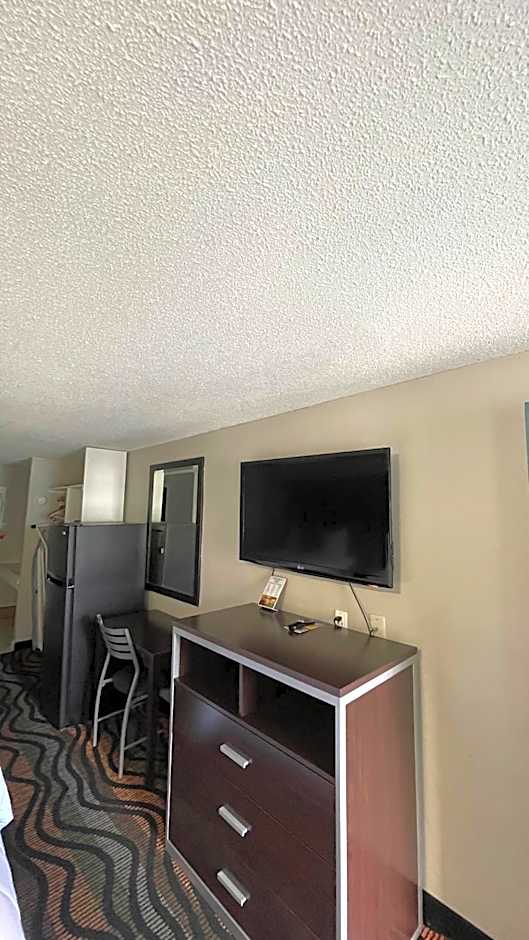 Country Town N' Suites