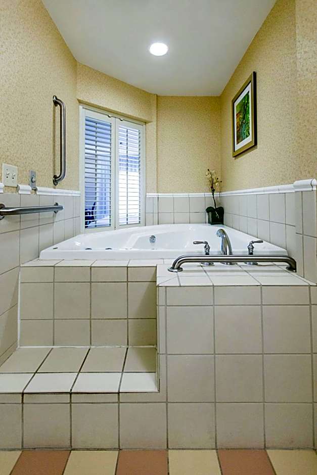 Fairfield Inn & Suites Toledo North