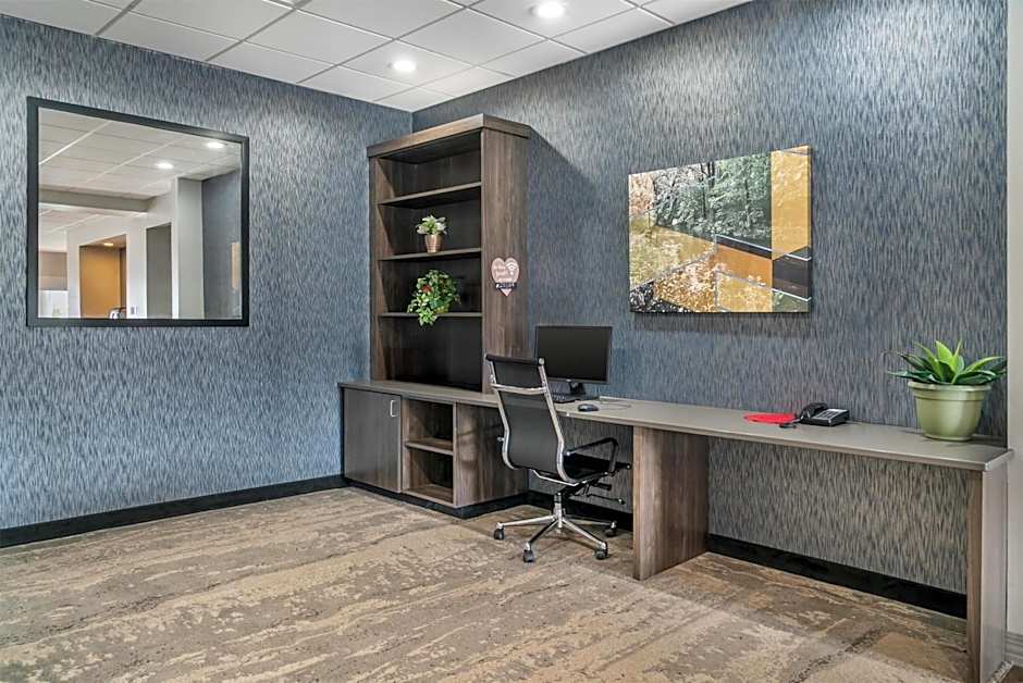 Best Western Plus Wayland Hotel