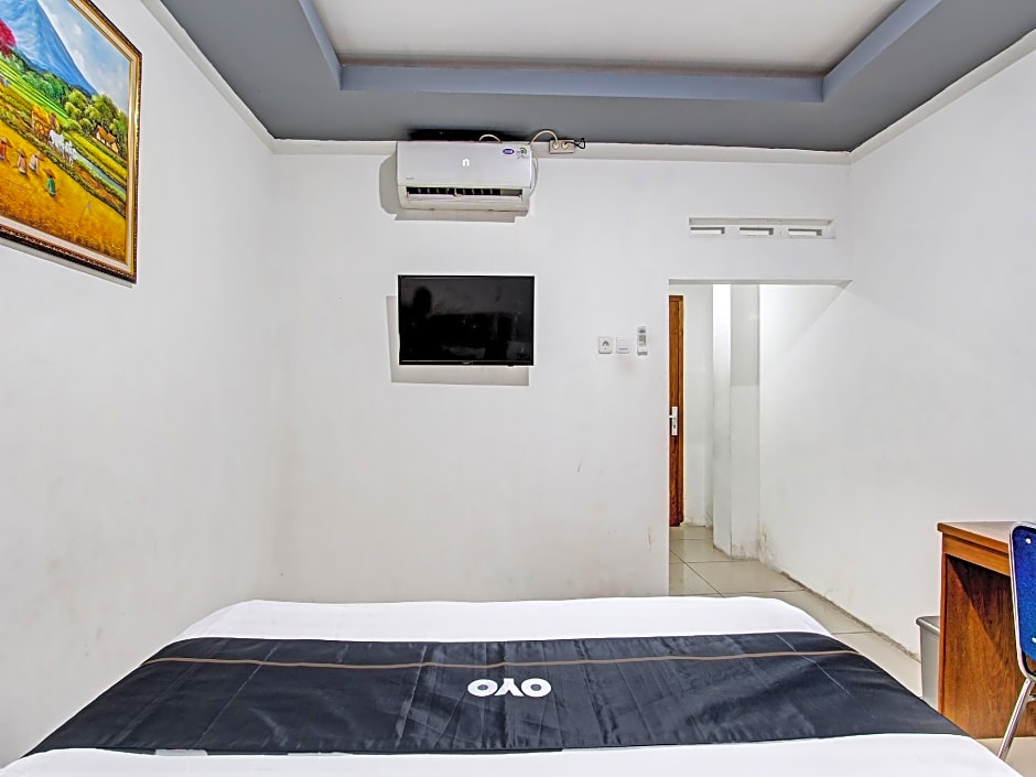 Capital O 92819 Pm Indah Hotel