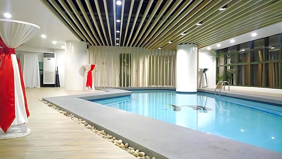 Sarrosa International Hotel And Residential Suites