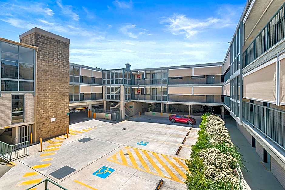 Quality Inn Sunshine Haberfield