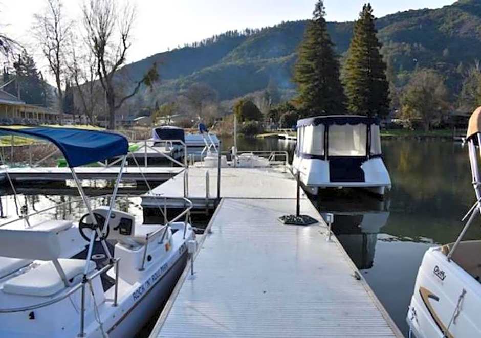 The Lodge at Blue Lakes