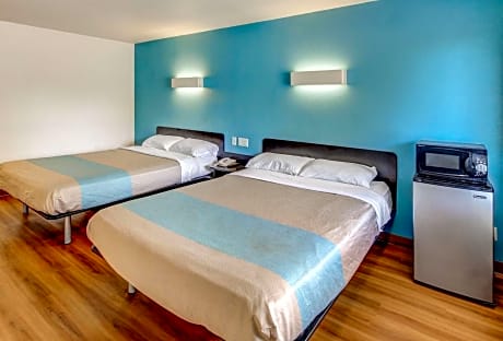 Queen Room with Two Queen Beds - Disability Access - Non-Smoking