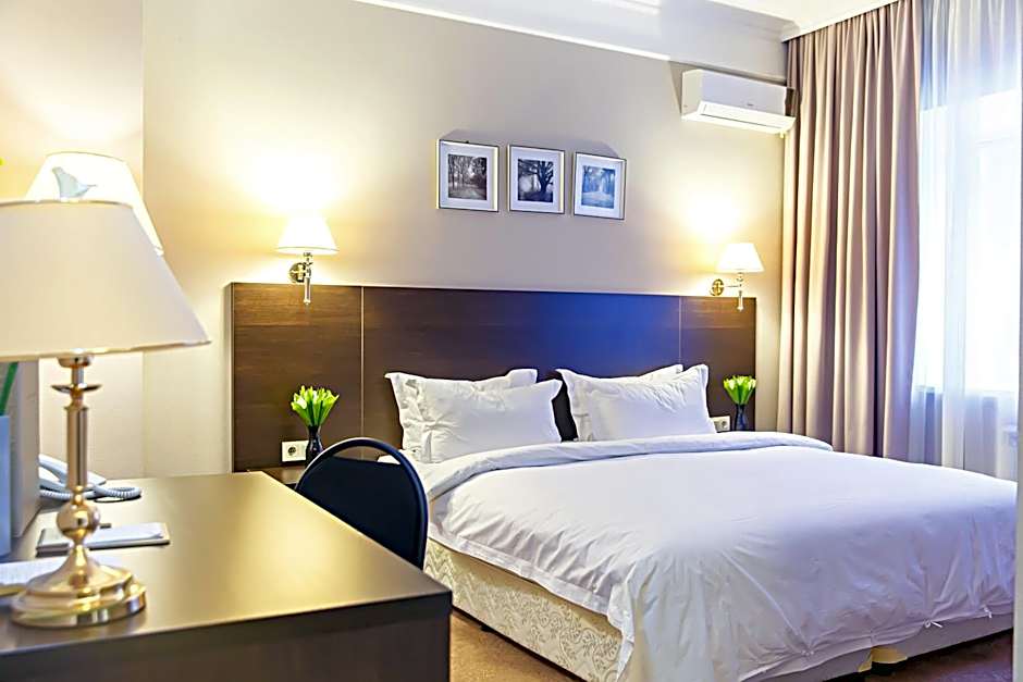 Photo 1 of 7 of Junior Suite