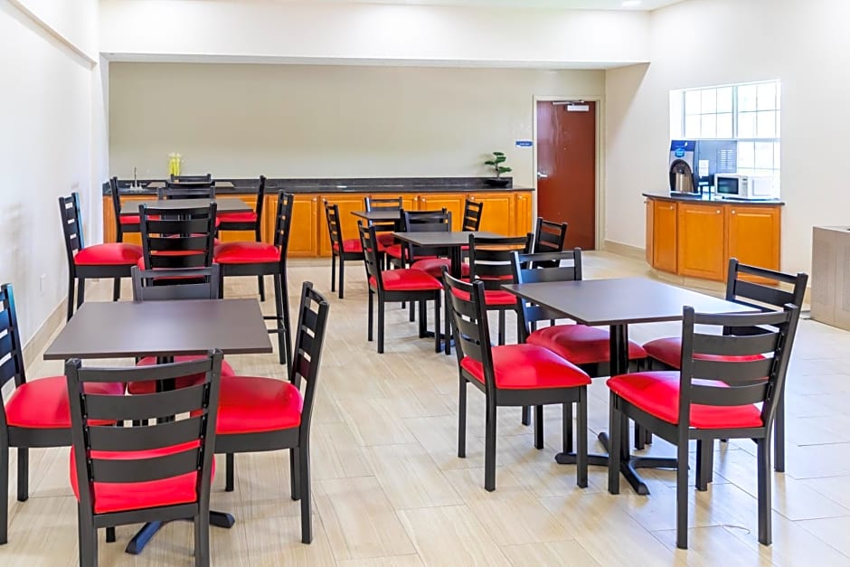 Red Roof Inn PLUS+ & Suites Savannah – I-95