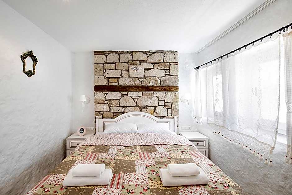 Monat Otel Alaçatı