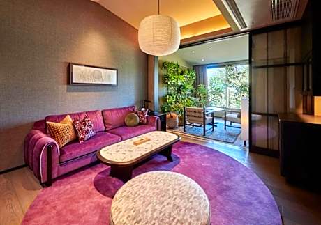 Precious Suite