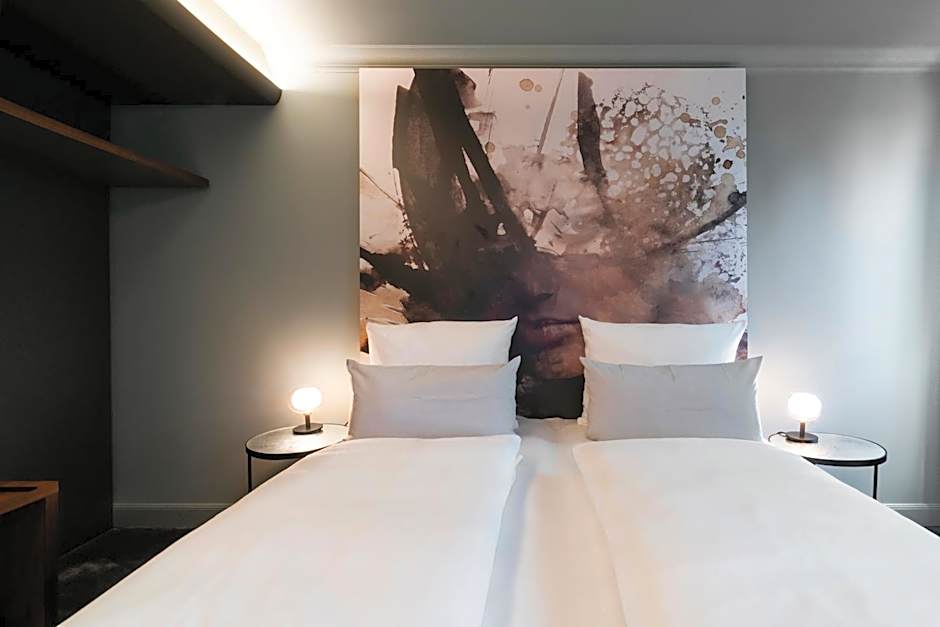 Photo 1 of 4 of Double Room