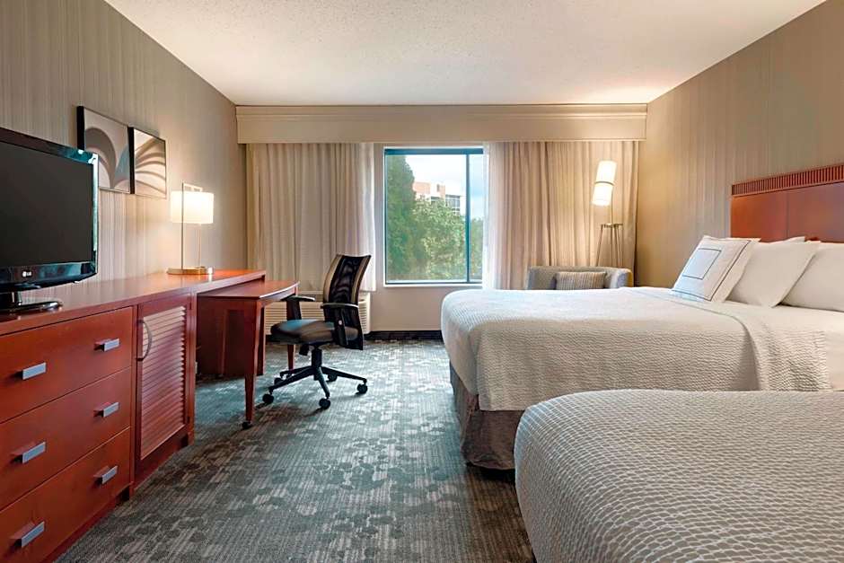 Courtyard by Marriott Akron Fairlawn