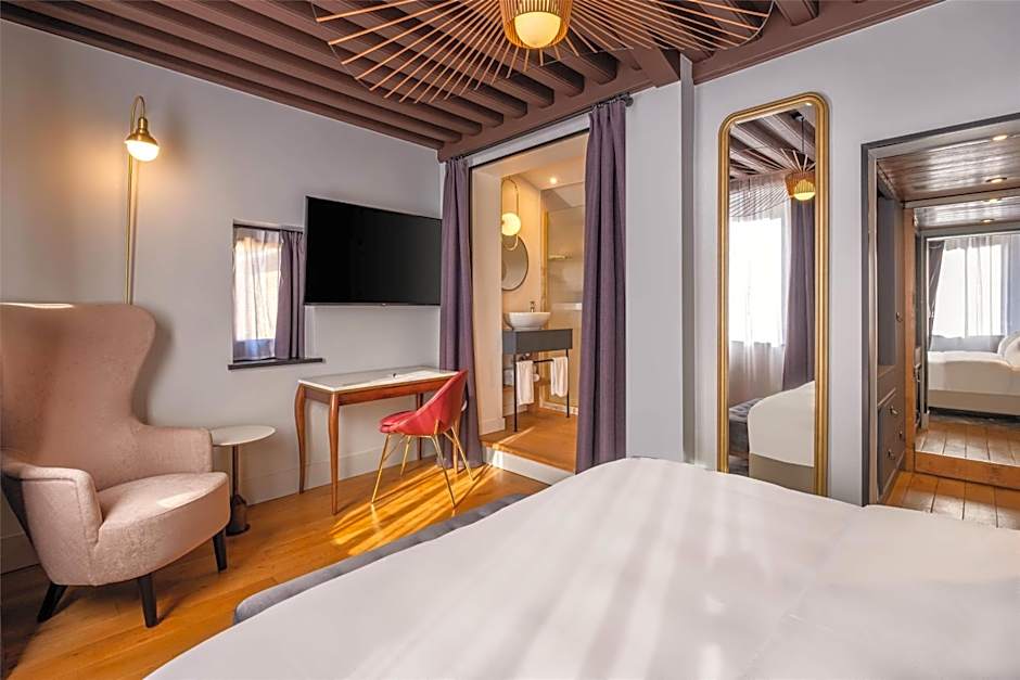 Cour des Loges Lyon, a Radisson Collection Hotel