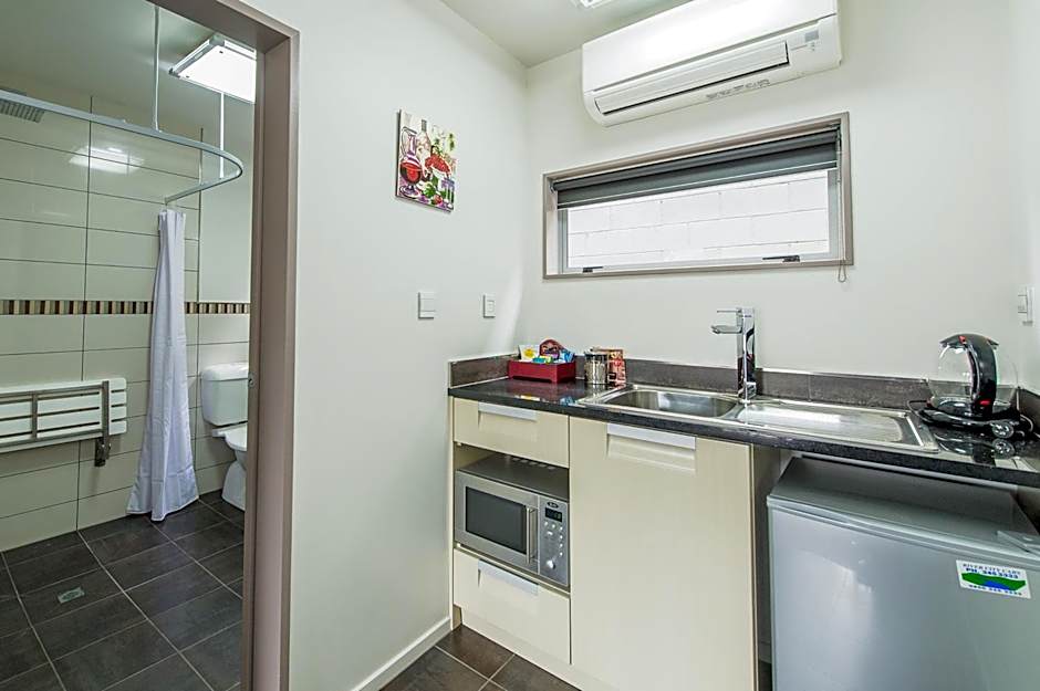 151 On London Motel & Conference Centre