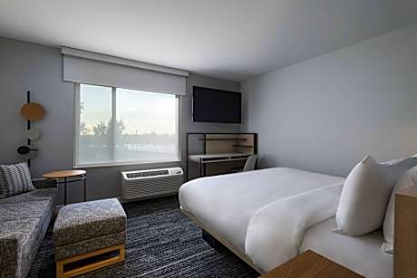 King Studio with Sofa Bed