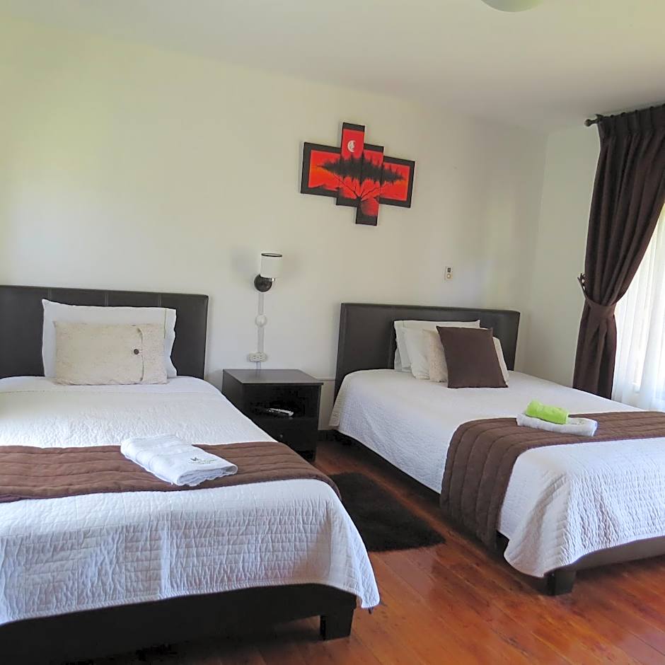 Hosteria Airport Garden