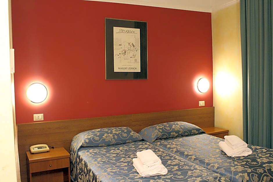 Club Hotel