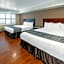 Travelodge by Wyndham Harbor City