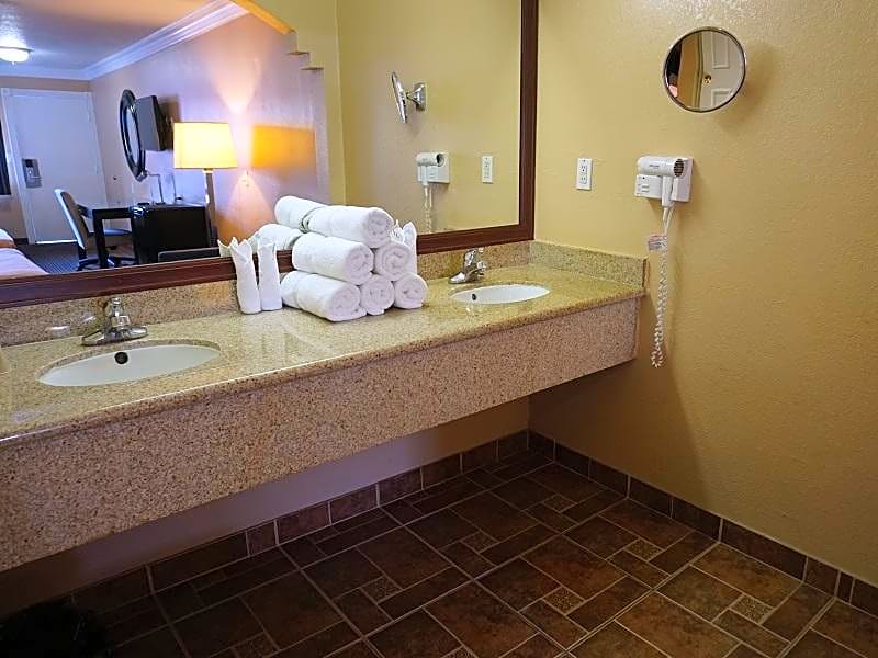 Hollywood Inn Express South
