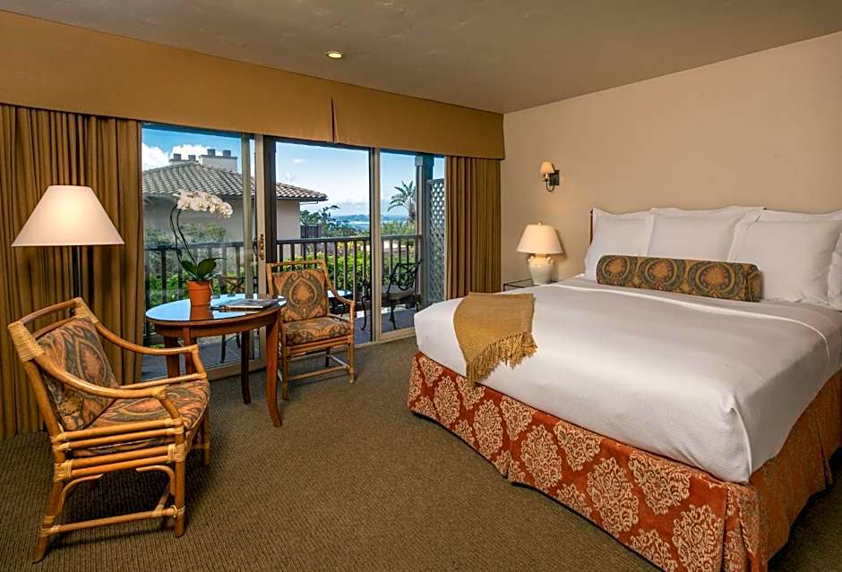 Photo 1 of 4 of 1 King Bed, Ocean View