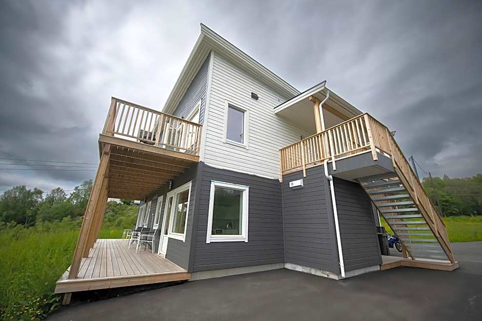 Senja Fjordhotell and Apartments