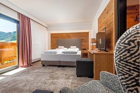 Superior Double Room with Balcony and City View