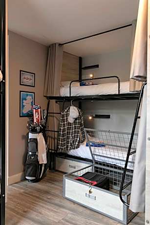 Bed in 10-Bed Mixed Dormitory Room