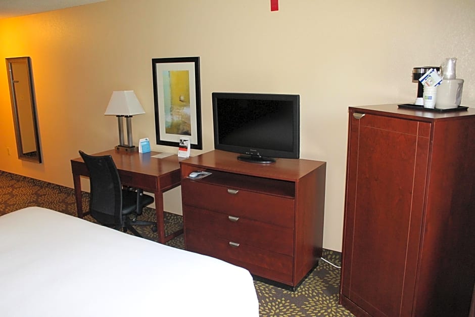 Holiday Inn Express Hotel & Suites Starkville By IHG