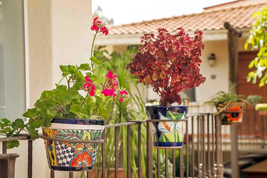 Alcazar Suites