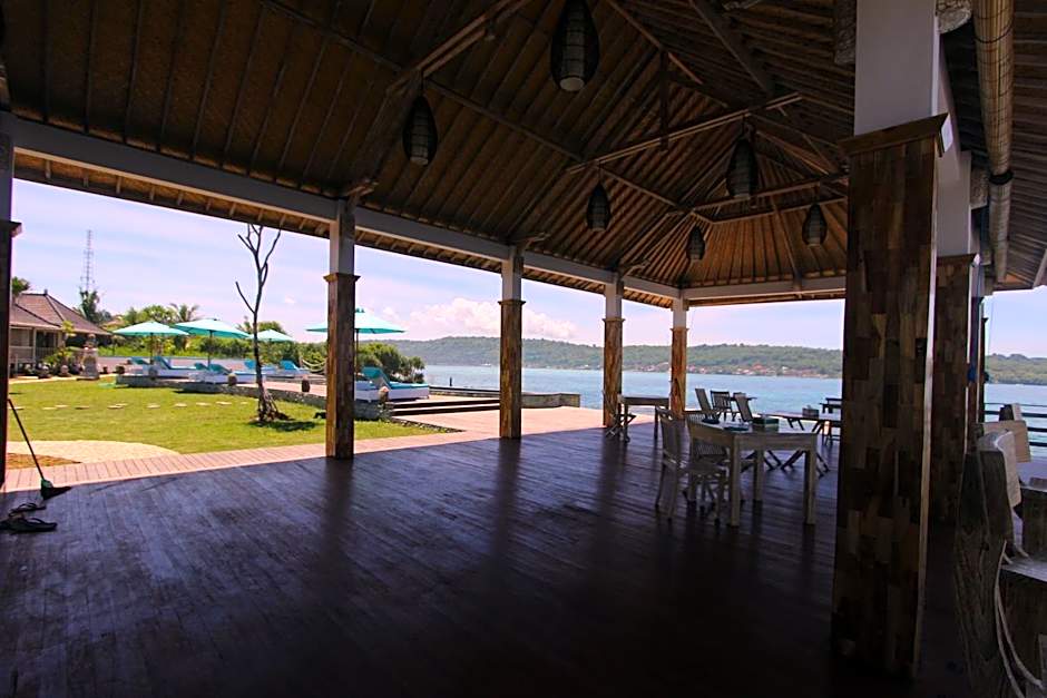 Ombak Bay Lembongan