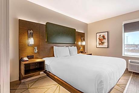 One-Bedroom King Suite