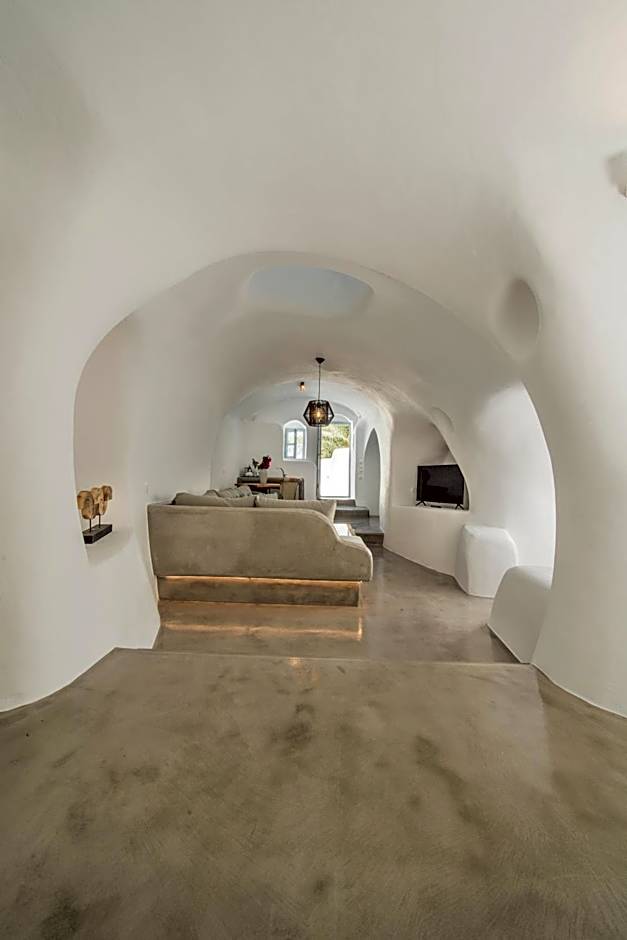 AQUA SERENITY LUXURY SUITES SANTORINI